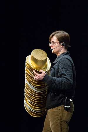 KIN_CHORUS_LINE_MONDAY_306