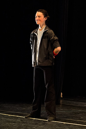 KIN_CHORUS_LINE_MONDAY_090