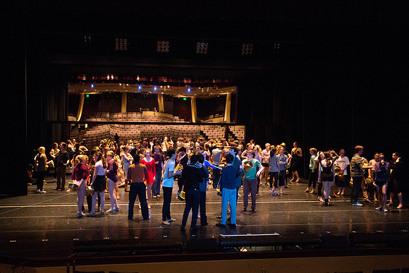KIN_CHORUS_LINE_MONDAY_115