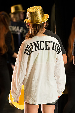 KIN_CHORUS_LINE_MONDAY_086
