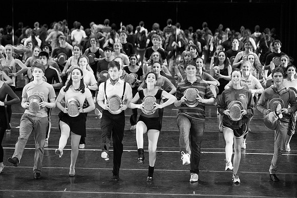 KIN_CHORUS_LINE_MONDAY_195
