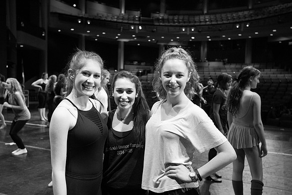 KIN_CHORUS_LINE_MONDAY_130