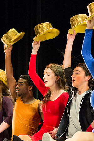 KIN_CHORUS_LINE_MONDAY_068