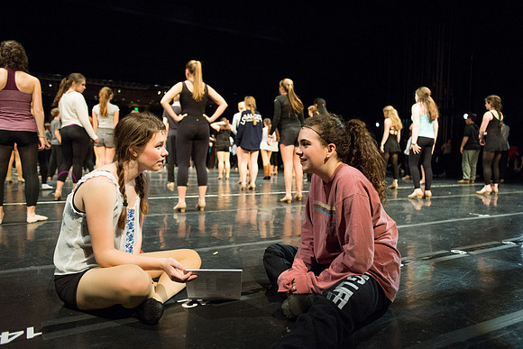 KIN_CHORUS_LINE_MONDAY_133