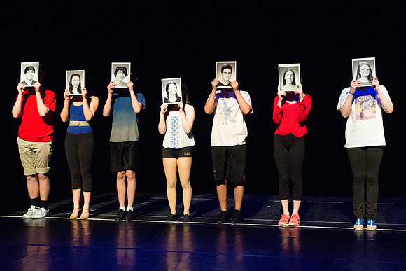 KIN_CHORUS_LINE_MONDAY_150
