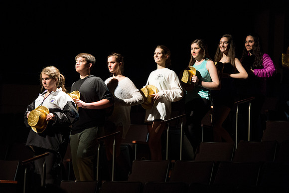 KIN_CHORUS_LINE_MONDAY_051