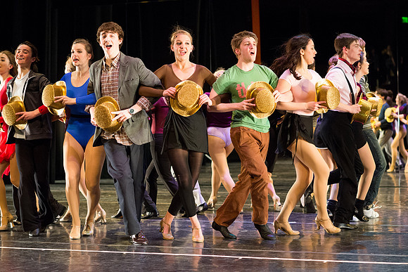 KIN_CHORUS_LINE_MONDAY_099