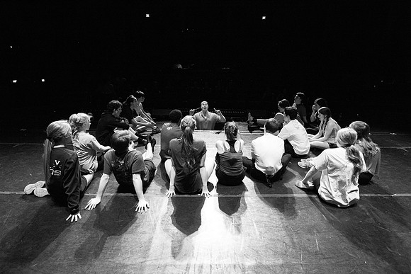 KIN_CHORUS_LINE_MONDAY_156