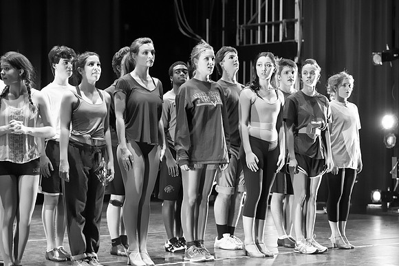 KIN_CHORUS_LINE_MONDAY_346