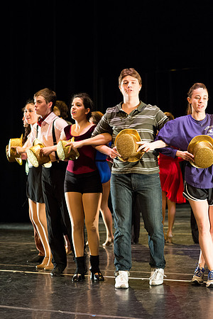KIN_CHORUS_LINE_MONDAY_097
