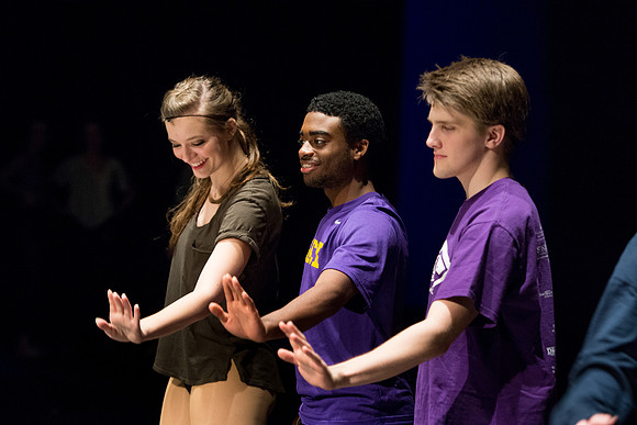 KIN_CHORUS_LINE_MONDAY_394