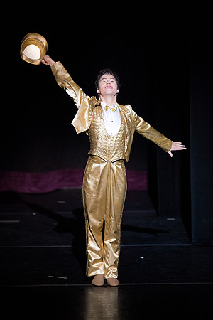 KIN_A_CHORUS_LINE_SUNDAY_397