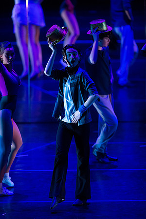 KIN_A_CHORUS_LINE_SUNDAY_383