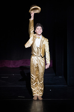 KIN_A_CHORUS_LINE_SUNDAY_398