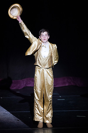 KIN_A_CHORUS_LINE_SUNDAY_402