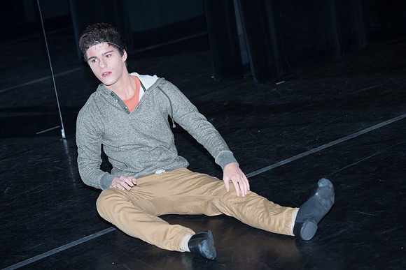 KIN_A_CHORUS_LINE_SUNDAY_128