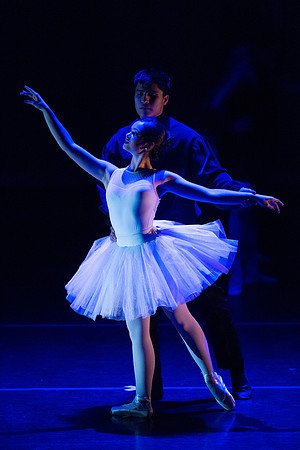 KIN_A_CHORUS_LINE_SUNDAY_300