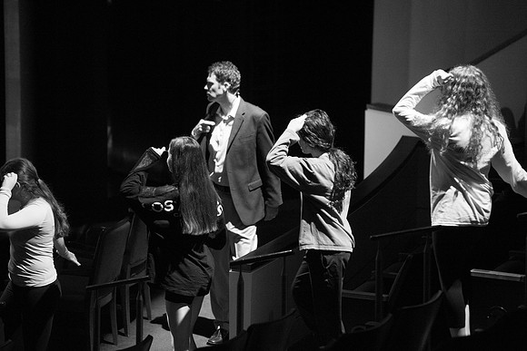 KIN_A_CHORUS_LINE_SUNDAY_129