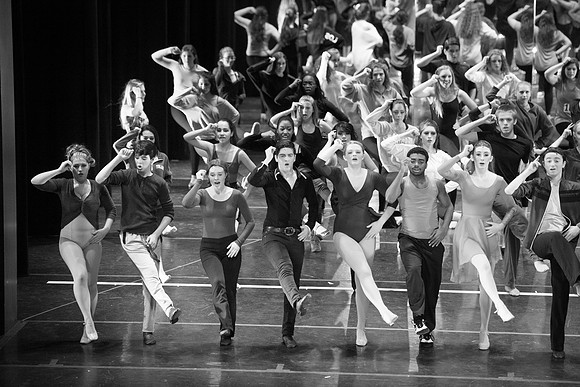 KIN_A_CHORUS_LINE_SUNDAY_138