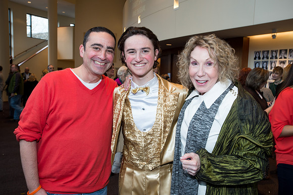 KIN_A_CHORUS_LINE_SUNDAY_512