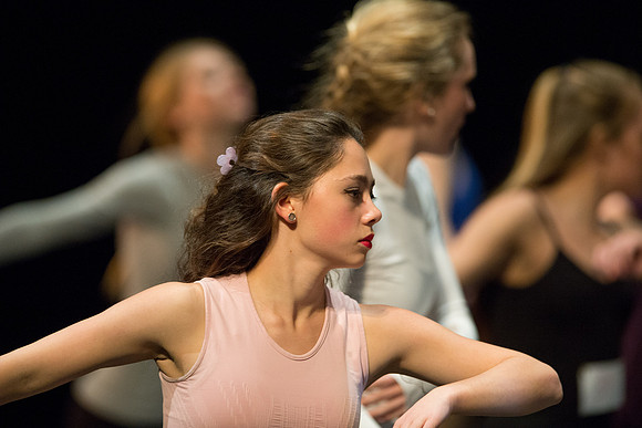 KIN_CHORUS_LINE_TUESDAY_399