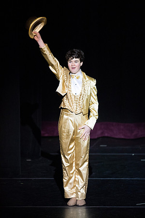 KIN_A_CHORUS_LINE_SUNDAY_418