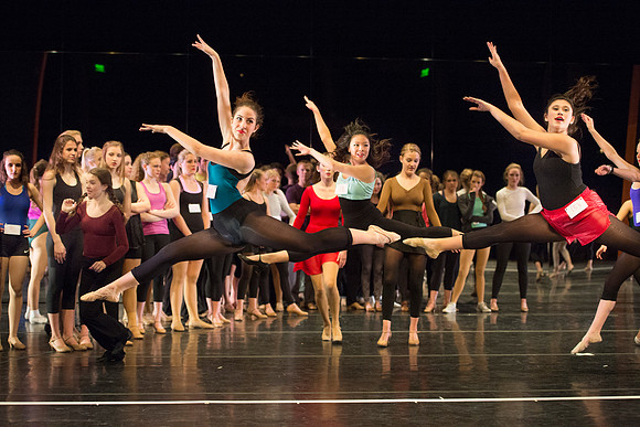 KIN_CHORUS_LINE_TUESDAY_172