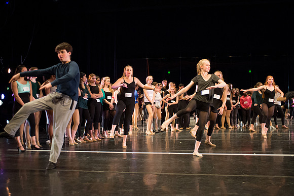 KIN_CHORUS_LINE_TUESDAY_032