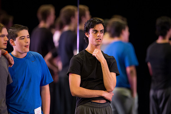 KIN_CHORUS_LINE_TUESDAY_453