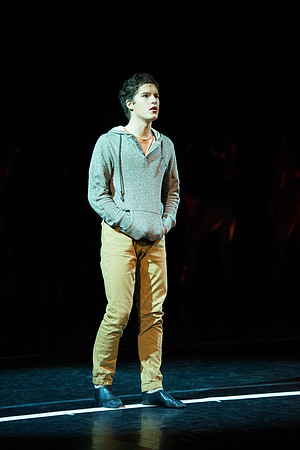 KIN_CHORUS_LINE_TUESDAY_299