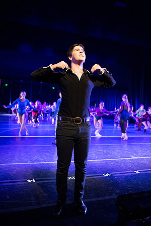 KIN_CHORUS_LINE_TUESDAY_091