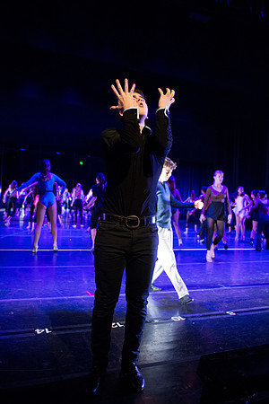 KIN_CHORUS_LINE_TUESDAY_090