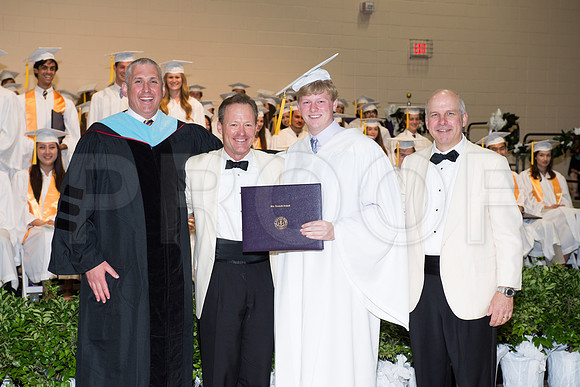 KIN_GRADUATION_2015_1115