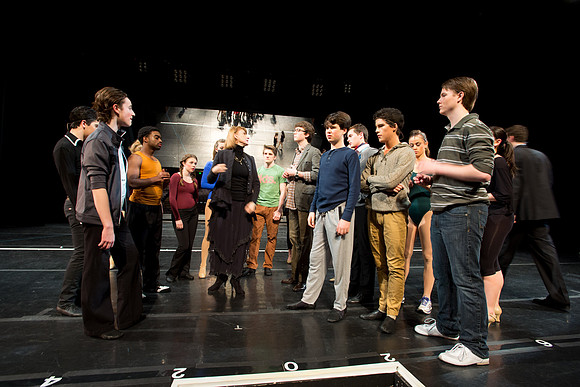 KIN_CHORUS_LINE_FRIDAY_001