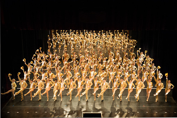 KIN_CHORUS_LINE_GROUPS_003