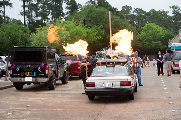 KIN_ART_CAR_PARADE_2015_064