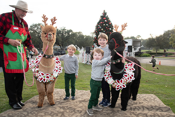 HCC_2022_SANTA_PARTY_ACTIVITIES_079