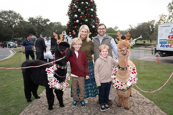 HCC_2022_SANTA_PARTY_ACTIVITIES_053