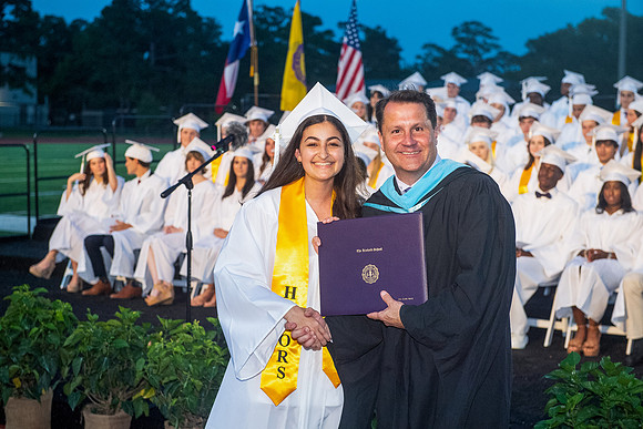 KINKAID_2023_GRADUATION_SAMPLE_COLLECTION_16